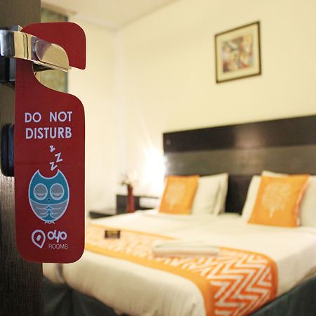 Oyo 605 Hotel Camria Gurgaon Exterior photo