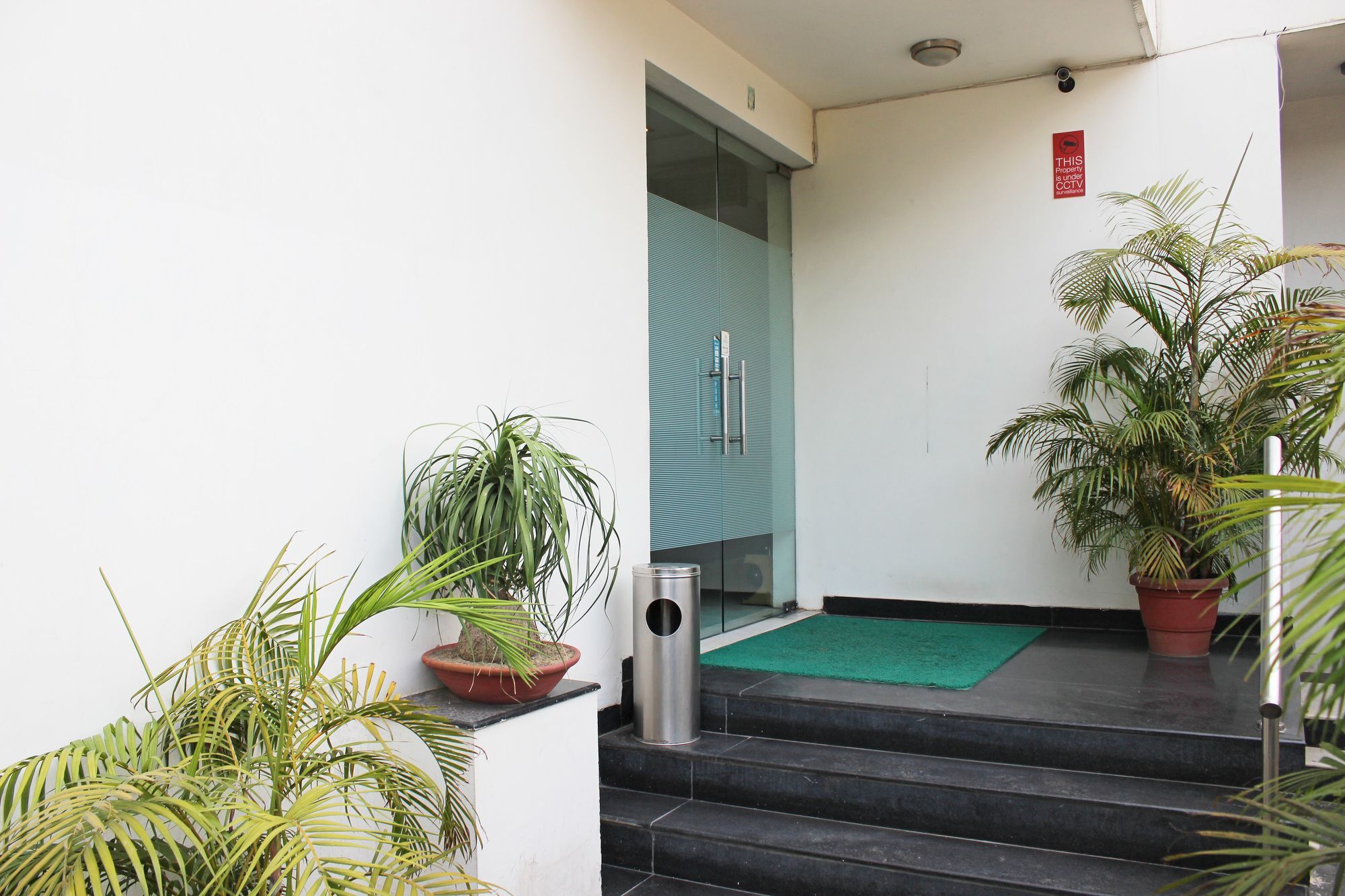 Oyo 605 Hotel Camria Gurgaon Exterior photo